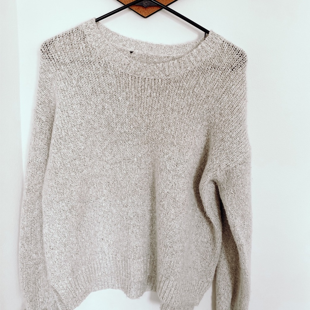 Brandy Melville light grey sweater